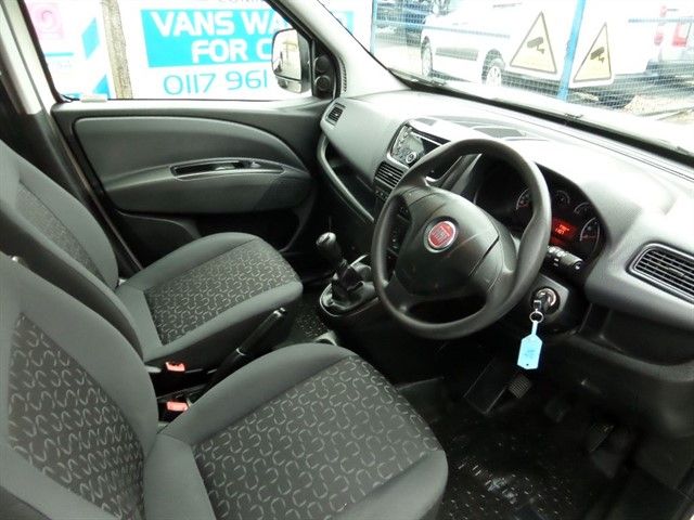 2010 Fiat Doblo image 5