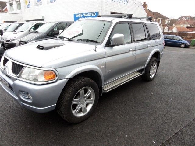 2005 Mitsubishi Shogun Sport image 2