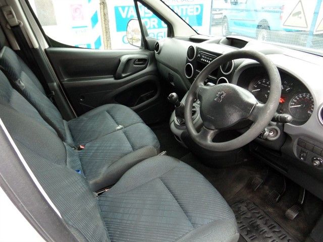 2011 Peugeot Partner image 5
