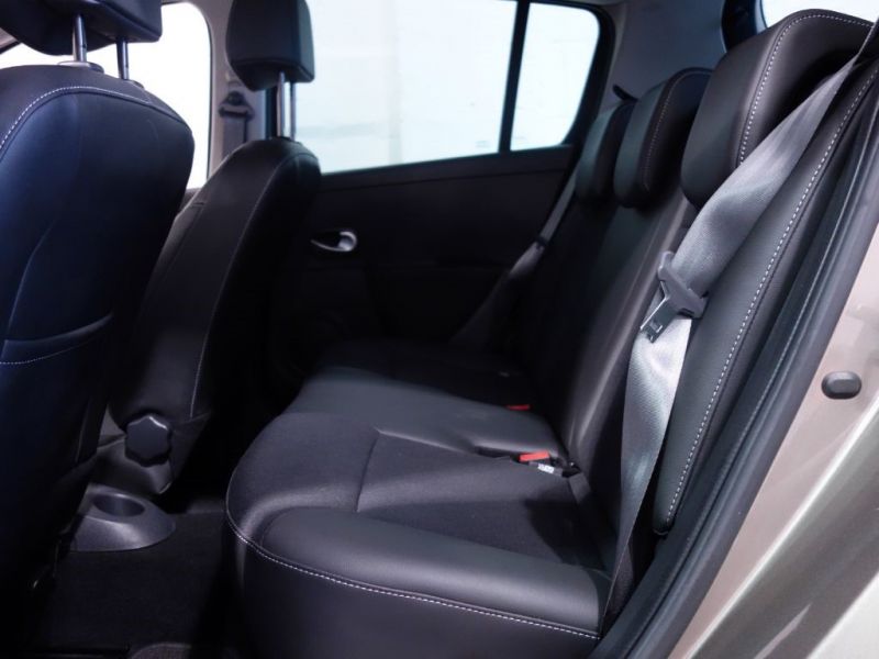 2012 Renault Clio 1.1L image 5