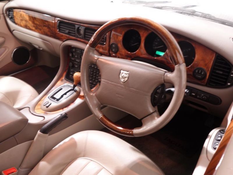 1998 Jaguar XJ 3.2 image 4