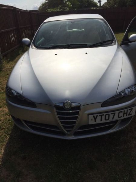 2004 Alfa Romeo 147 image 1