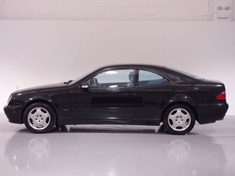 2001 Mercedes CLK230 2.3 image 2