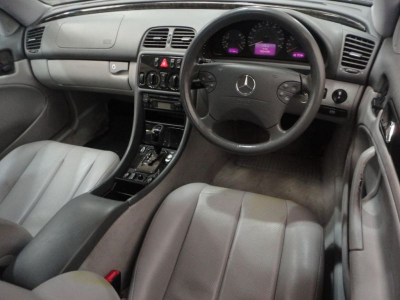 2001 Mercedes CLK230 2.3 image 4