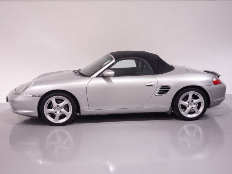2004 Porsche Boxster 2.7 image 2
