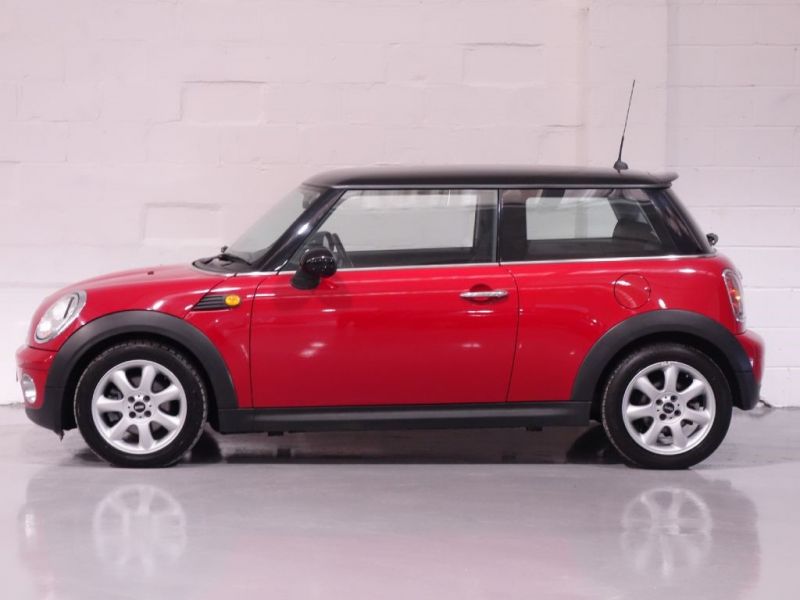 2009 MINI Hatch 1.6 image 2