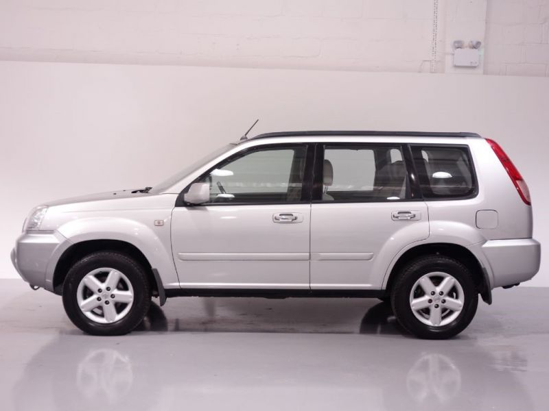 2006 Nissan X-Trail 2.2 image 2