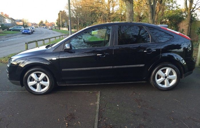2006 Ford Focus 1.6 Zetec Climate 5dr image 2
