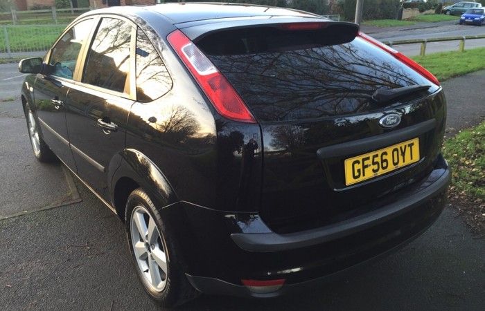 2006 Ford Focus 1.6 Zetec Climate 5dr image 3