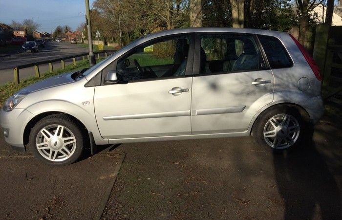 2007 Ford Fiesta 1.4 Ghia 5dr image 2