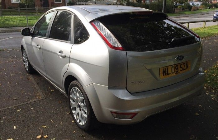 2009 Ford Focus 1.6 Zetec 5dr image 3
