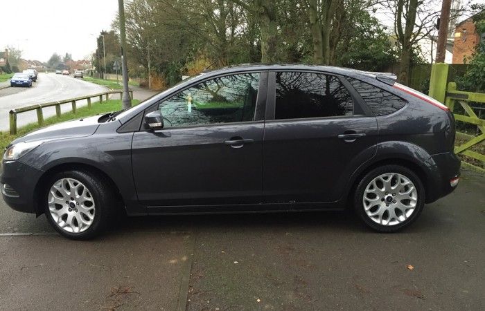 2010 Ford Focus 1.6 Zetec 5dr image 2