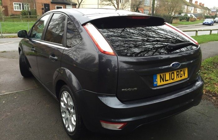 2010 Ford Focus 1.6 Zetec 5dr image 3