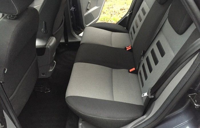 2010 Ford Focus 1.6 Zetec 5dr image 5