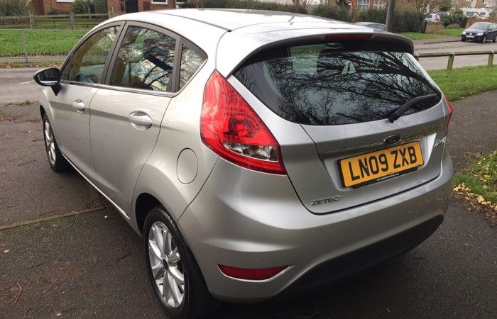 2009 Ford Fiesta 1.4 Zetec 5dr image 3