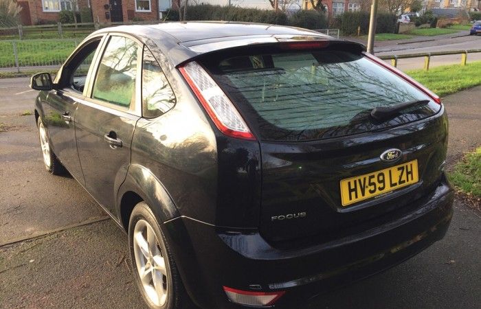 2009 Ford Focus 1.6 Zetec 5dr image 3