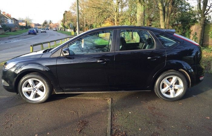 2010 Ford Focus 1.6 Zetec 5dr image 2
