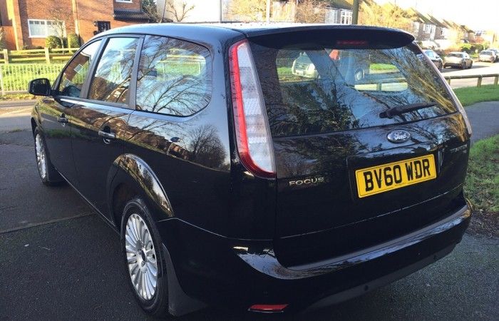 2010 Ford Focus 1.8 Titanium 5dr image 3