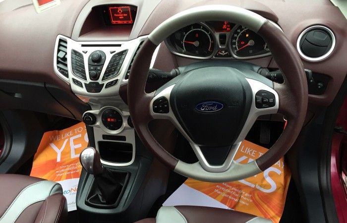 2010 Ford Fiesta 1.4 Titanium Individual 5dr image 4