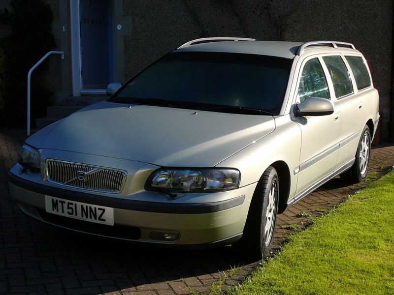 2001 Volvo V70 se image 1