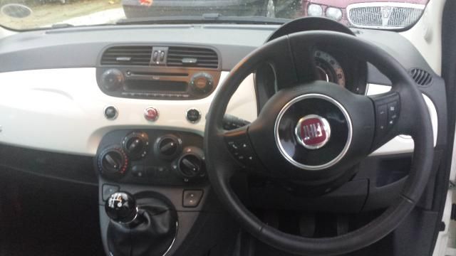 2012 FIAT 500 1.2 LOUNGE 3d image 5