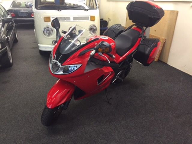 2010 TRIUMPH SPRINT ST 1050 1.1 image 2