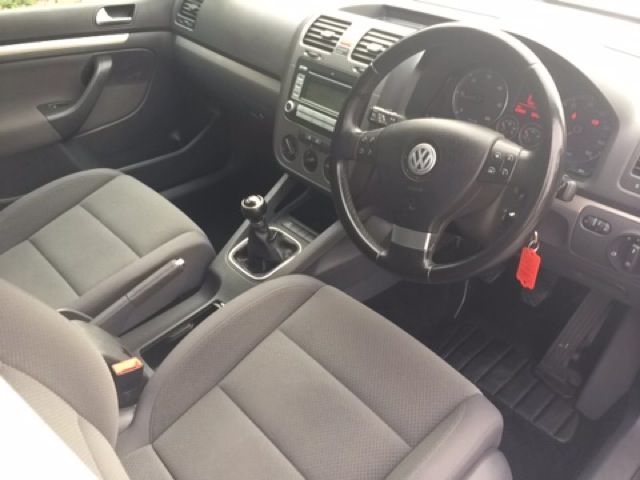 2008 VOLKSWAGEN GOLF 1.9 S TDI 5d image 4