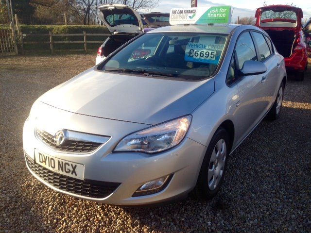 2010 VAUXHALL ASTRA 1.6 EXCLUSIV 5d image 1