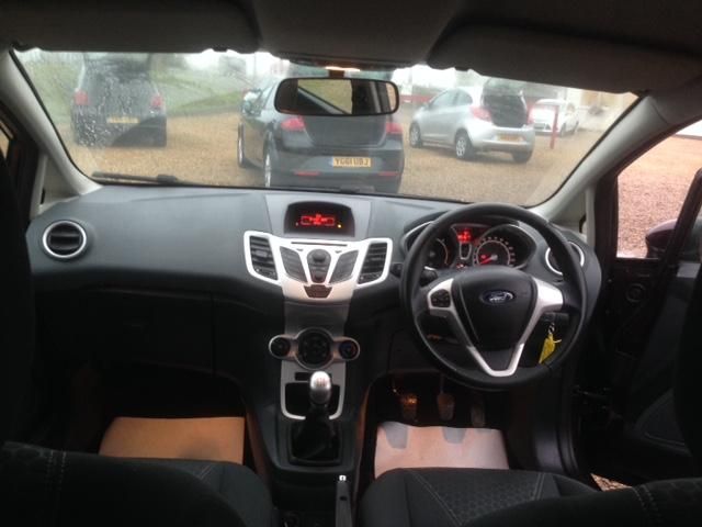 2010 FORD FIESTA 1.4 ZETEC TDCI 5d image 5