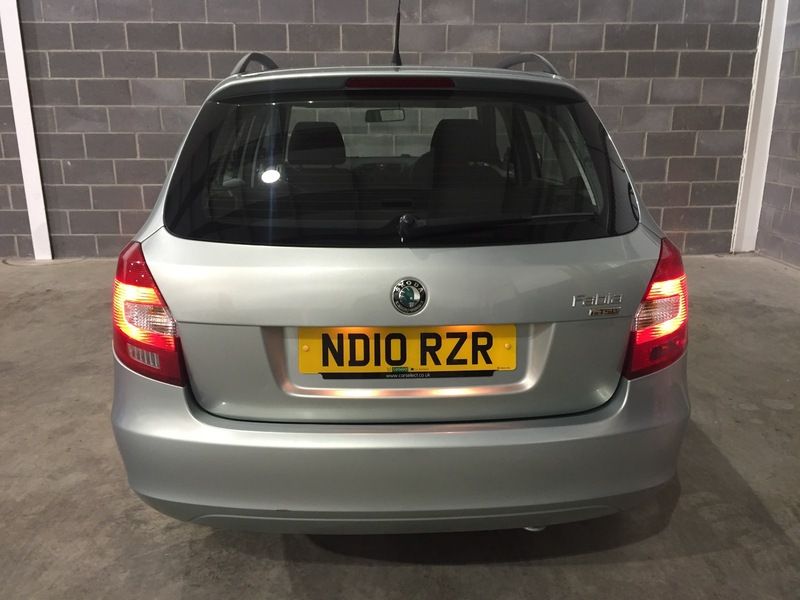 2010 Skoda Fabia SE 1.2 TSI 5dr image 3