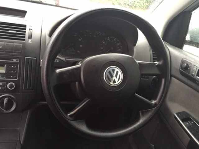 2005 VOLKSWAGEN POLO 1.4 S 5d image 4