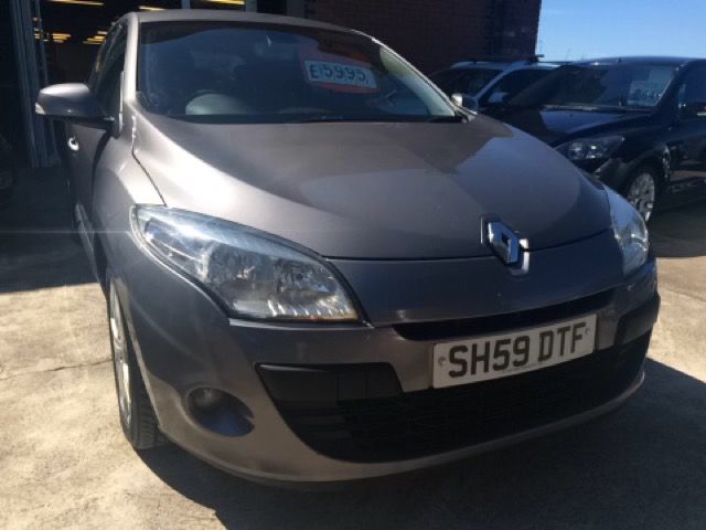 2009 RENAULT MEGANE 1.5 DYNAMIQUE DCI 5d image 1