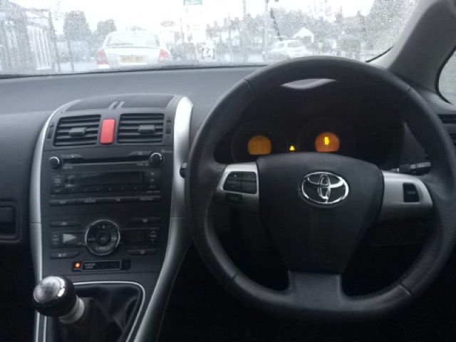 2010 TOYOTA AURIS 1.4 TR D-4D 5d image 4