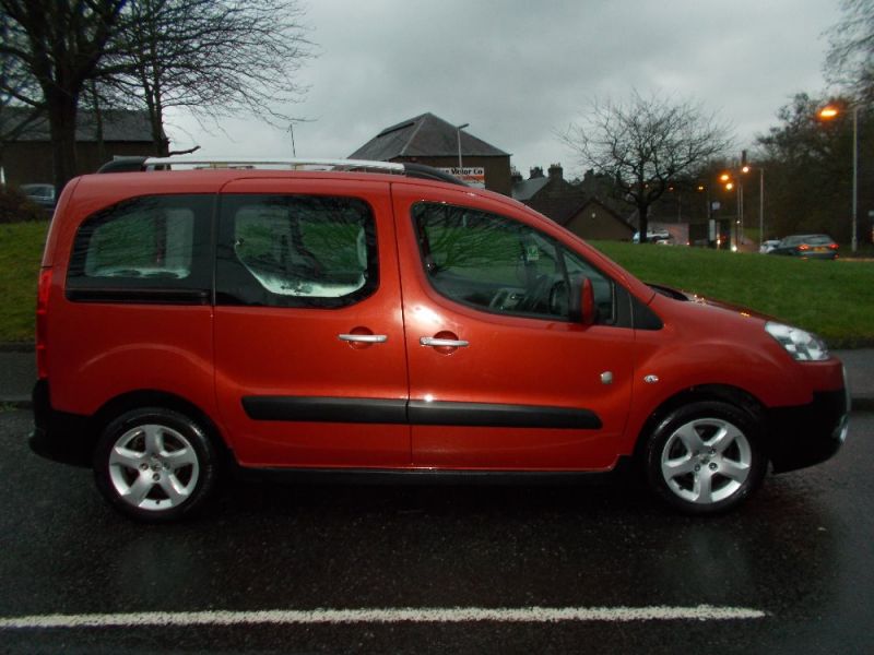 2010 PEUGEOT PARTNER TEPEE OUTDOOR HDI image 1