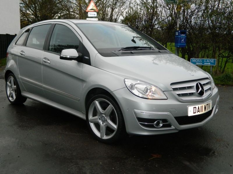 2011 Mercedes B Class B180 BLUEEFFICIENCY SPORT image 1