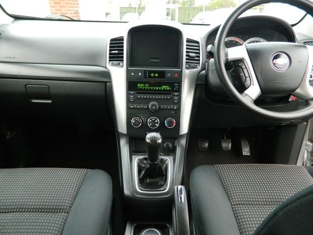 2009 Chevrolet Captiva LT VCDI 4x4 7 seats image 4