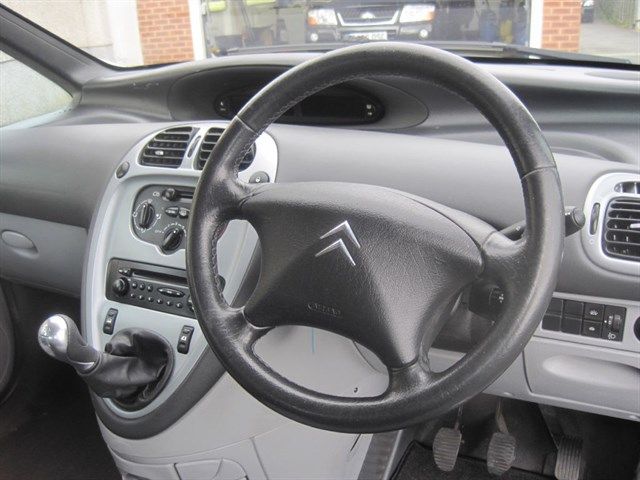 2006 Citroen Xsara Picasso DESIRE 16V image 4