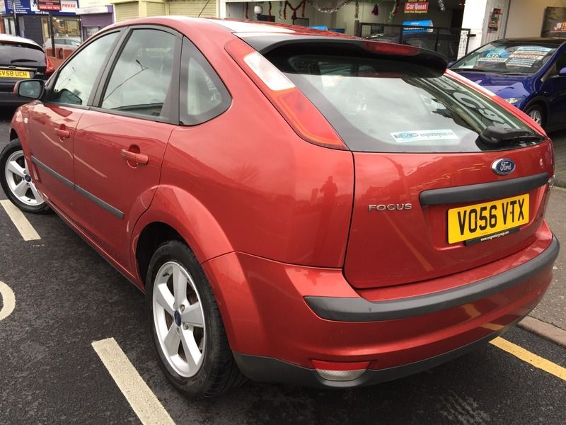 2006 Ford Focus Zetec Climate image 3