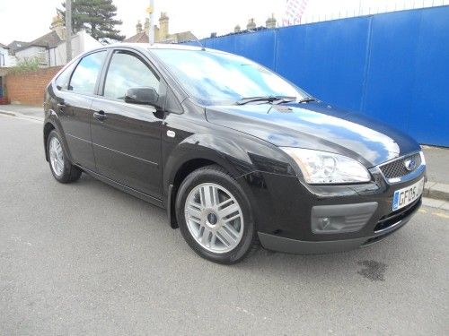 2005 Ford Focus 1.6 Ghia 5dr image 2