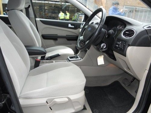 2005 Ford Focus 1.6 Ghia 5dr image 4