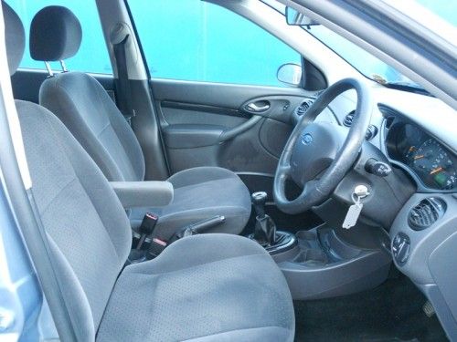 2004 Ford Focus 1.8 Ghia 5dr image 2