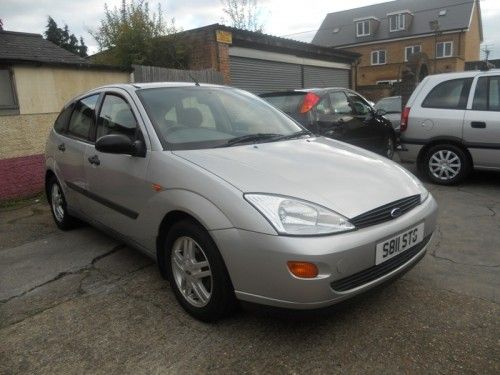 2002 Ford Focus 1.8 Zetec 5dr image 1