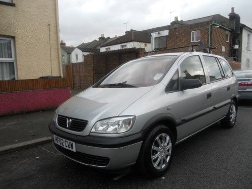 2002 Vauxhall Zafira 1.8i Club 5dr image 1