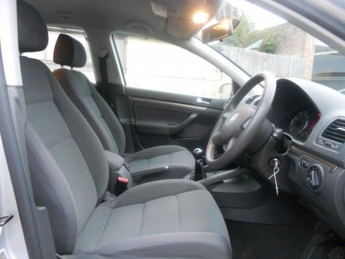 2005 Volkswagen Golf 1.6 SE FSI 5dr image 4