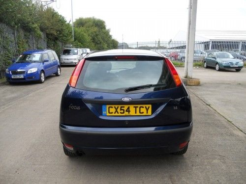 2004 Ford Focus 1.6 Zetec 5dr image 4