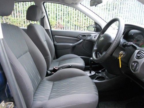 2004 Ford Focus 1.6 Zetec 5dr image 5