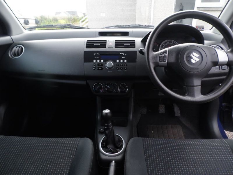 2007 Suzuki Swift GLX 1.5 image 2