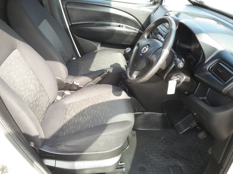 2012 Vauxhall Combo 1.3CDTi image 4