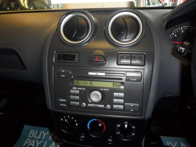 2006 FORD FIESTA 1.4 FREEDOM 16V 3d image 5