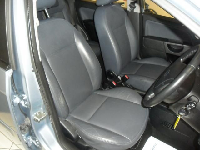 2007 FORD FIESTA 1.6 GHIA 16V 5d image 5
